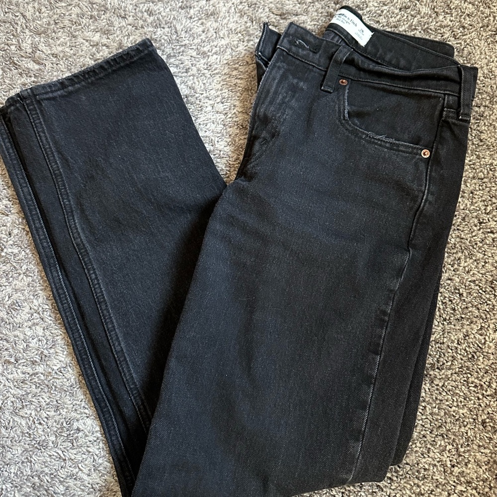 Abercrombie & Fitch Women's 90’s Straight Mid-Rise Jeans